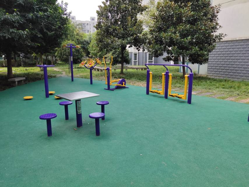 宜達(dá)小區(qū)健身點1