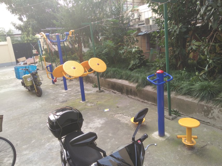 靜安區(qū)曹家渡街道中行居委健身點(diǎn) （萬(wàn)航渡路623弄）