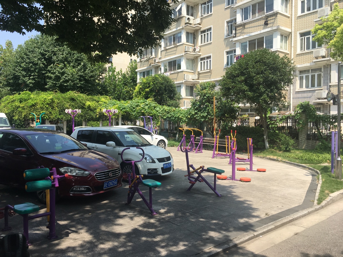 古北虹苑居委 姚虹路108弄小區(qū)點(diǎn)