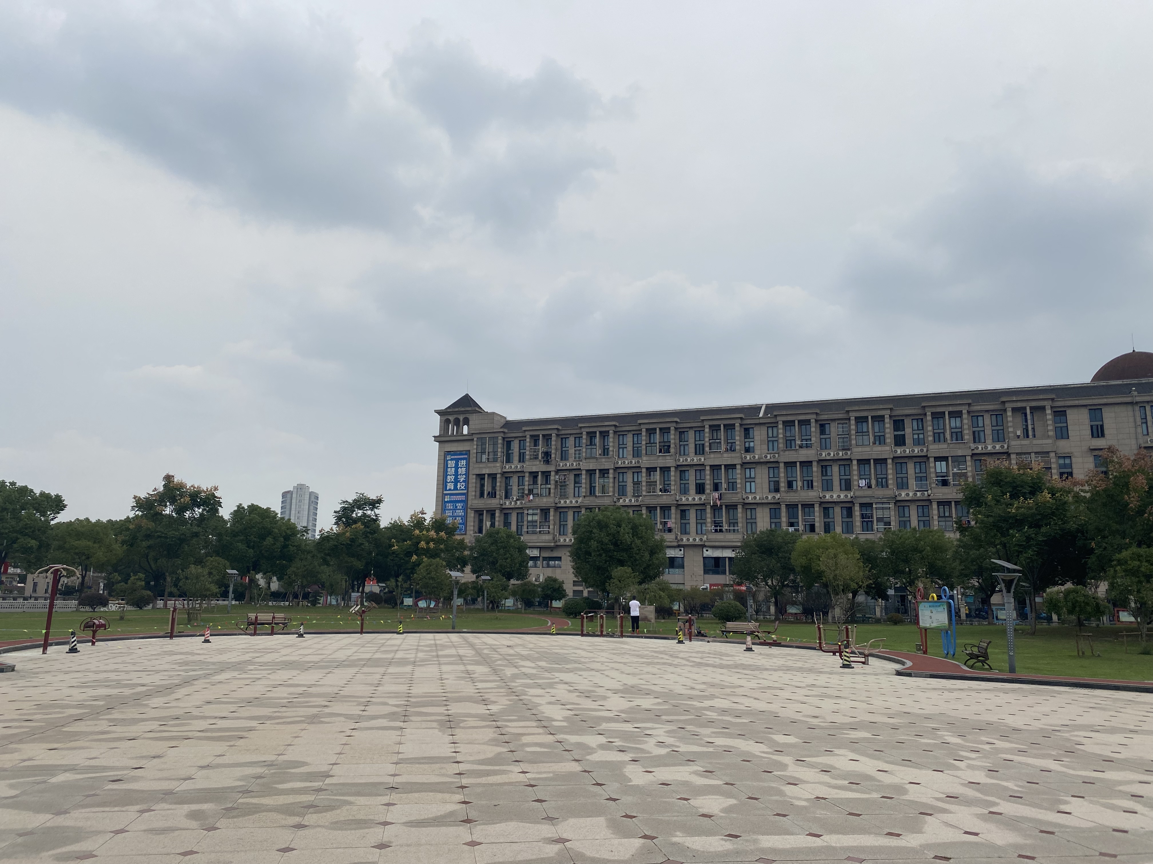 泗涇鎮(zhèn)健康廣場益智健身點