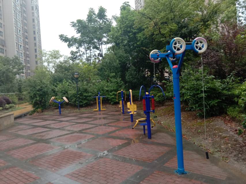 香潤(rùn)苑小區(qū)健身點(diǎn)(1)