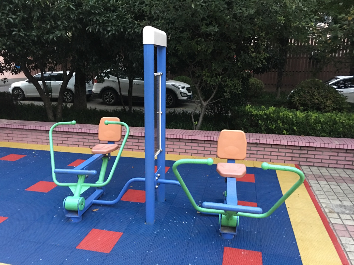 雙立柱平推平拉訓(xùn)練器 雙立柱平推平拉訓(xùn)練器