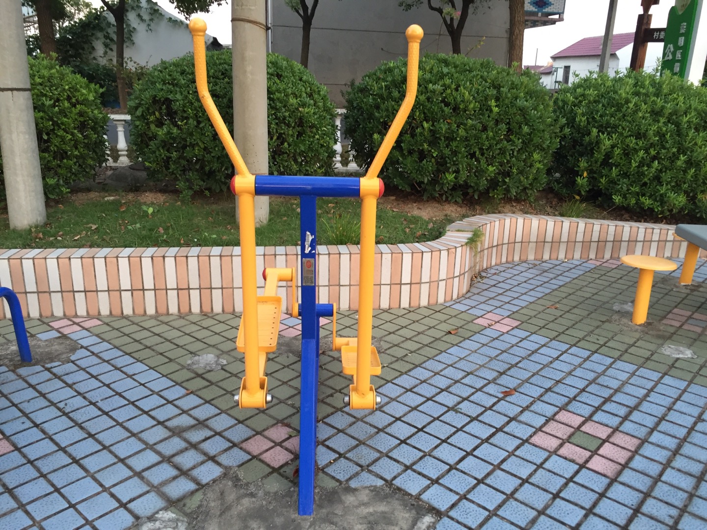 室外橢圓機(jī) 室外橢圓機(jī)