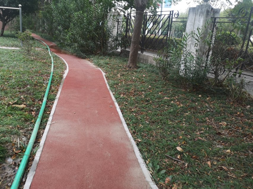 鶴鳴一村健身步道