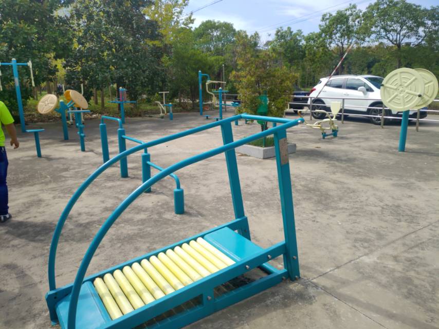 豎新鎮(zhèn)前哨村健身點