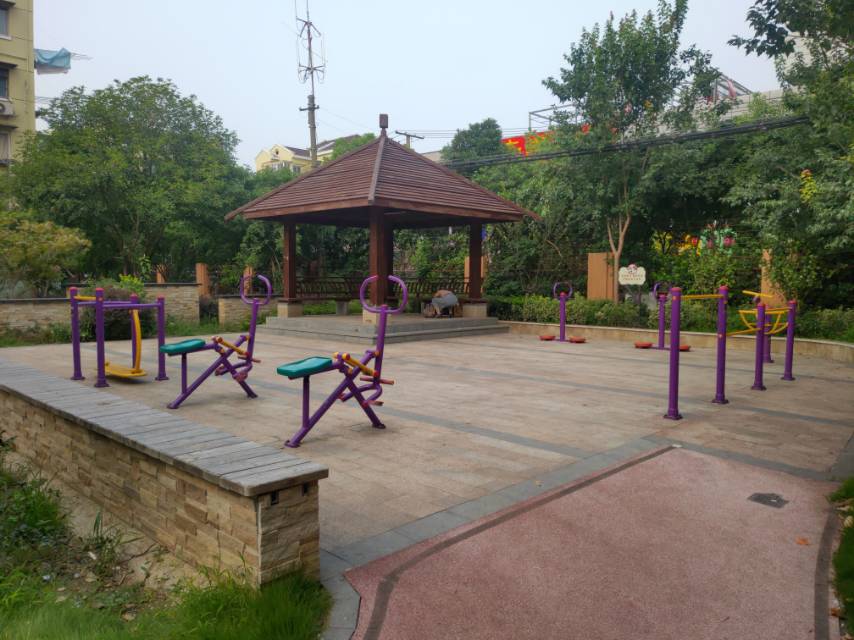 呼瑪二村二居委健身點(diǎn)