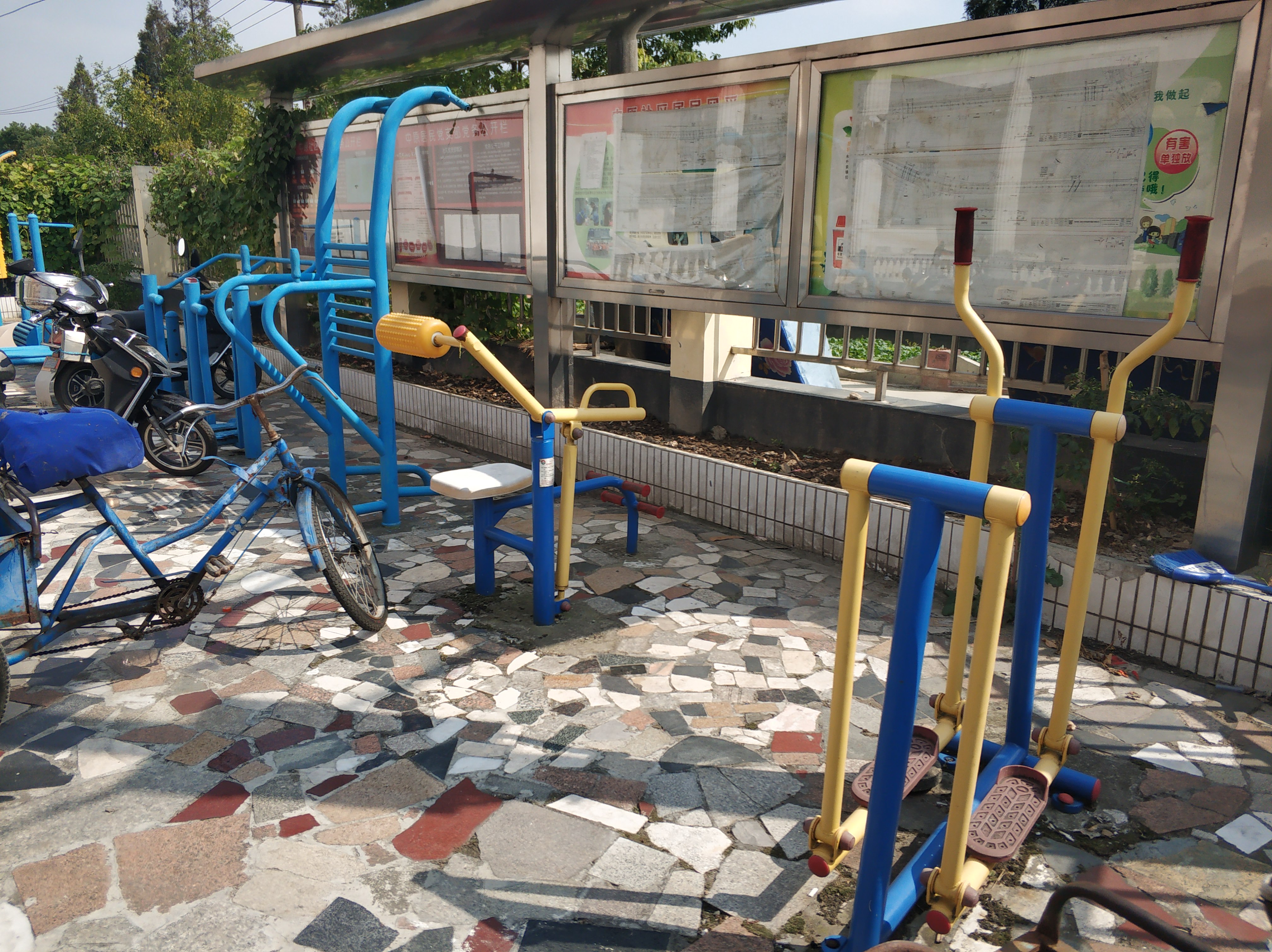 中原居委會老年活動室健身點