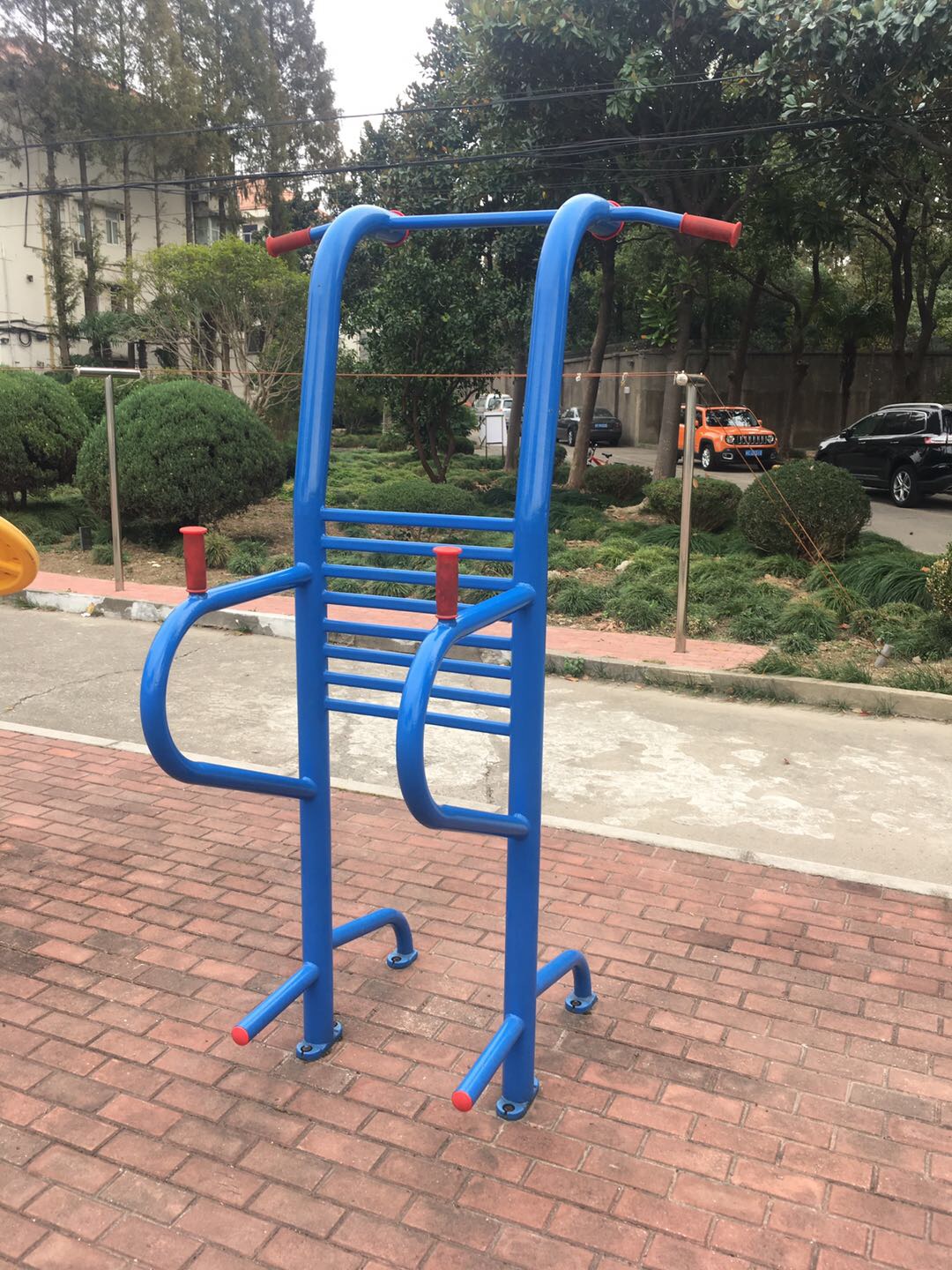 多功能訓(xùn)練器