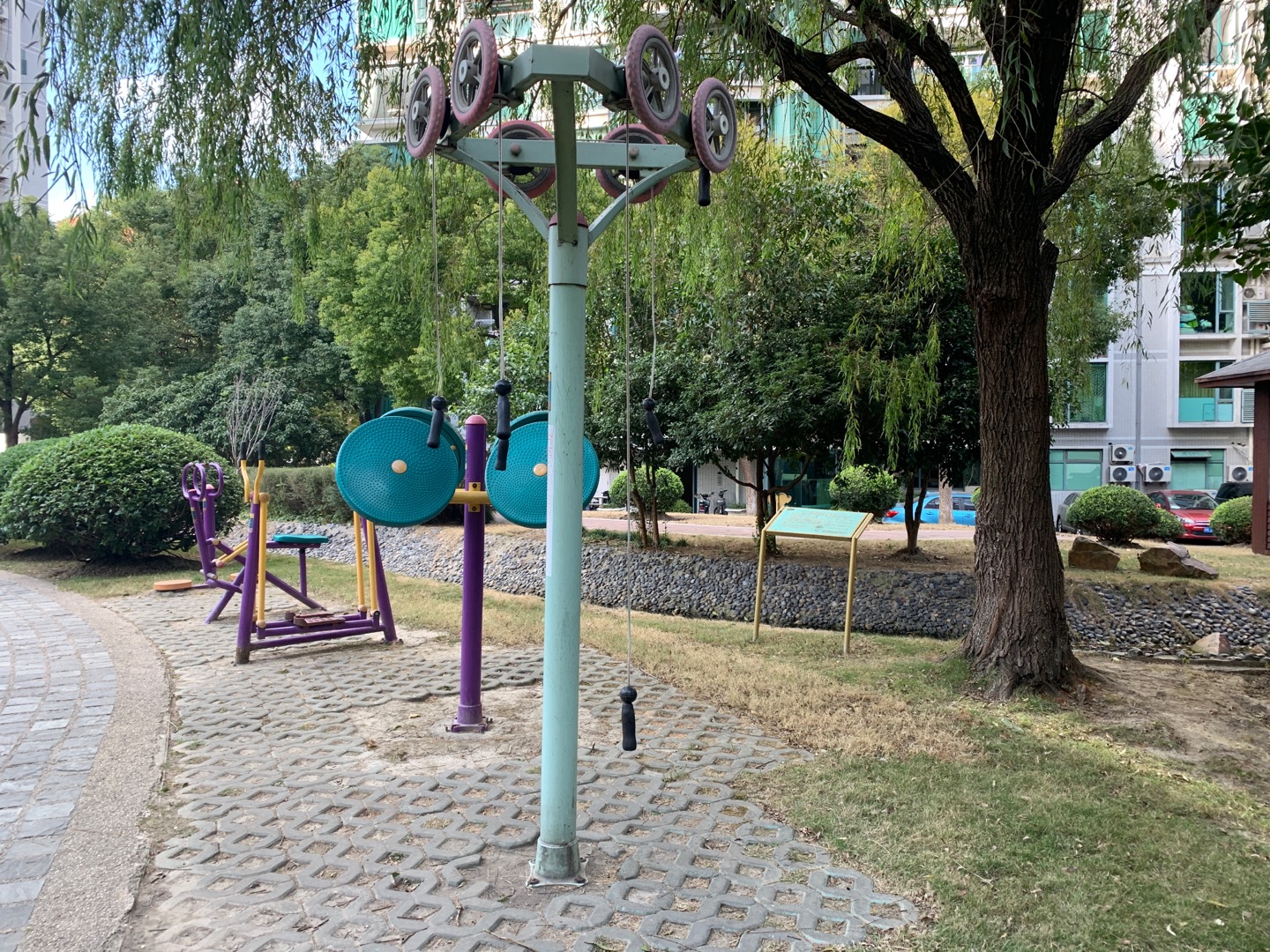 東繡路1086弄健身點