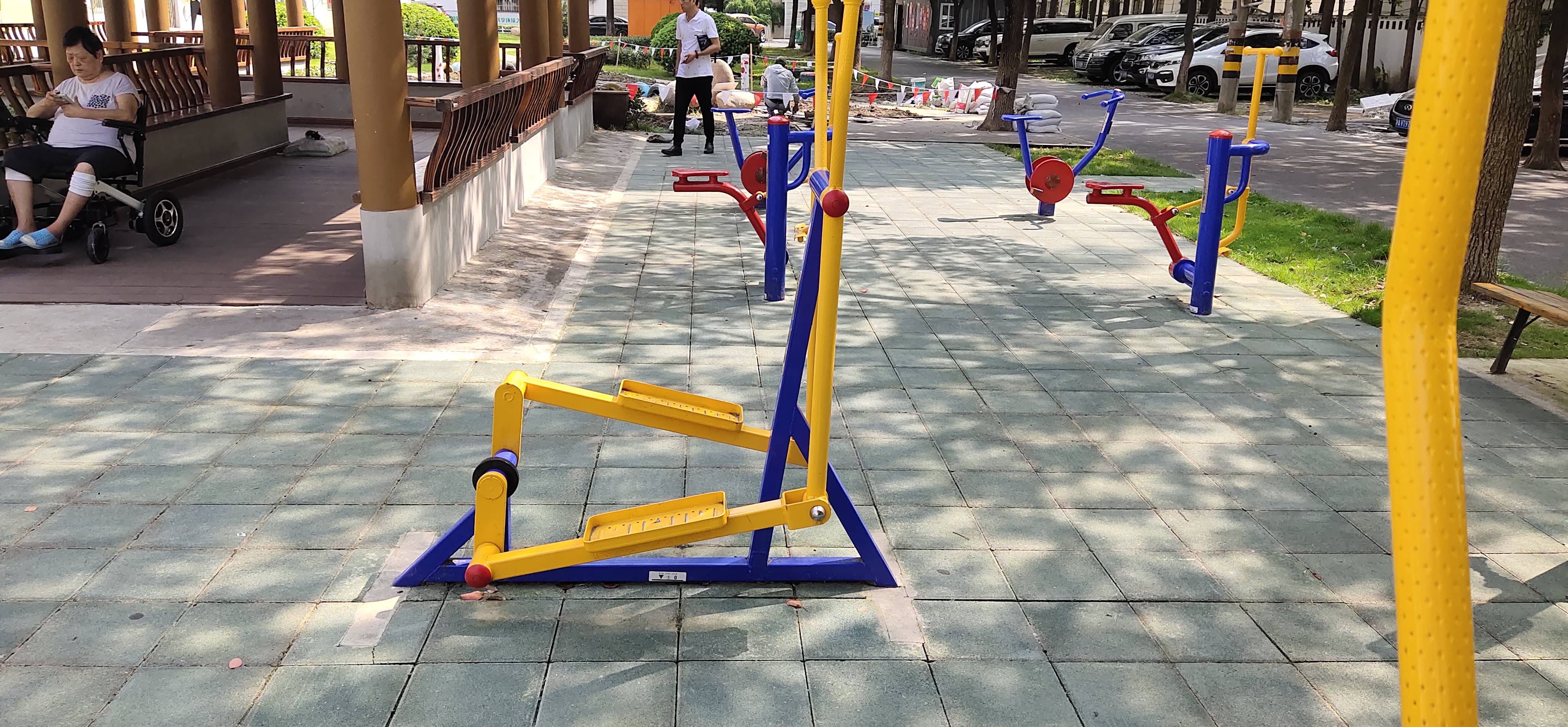 室外橢圓機(jī) 室外橢圓機(jī)