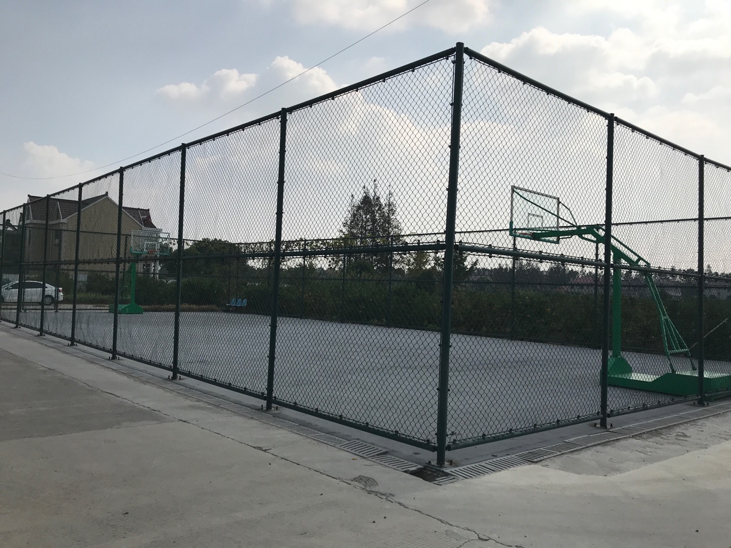 創(chuàng)建村籃球場(chǎng)