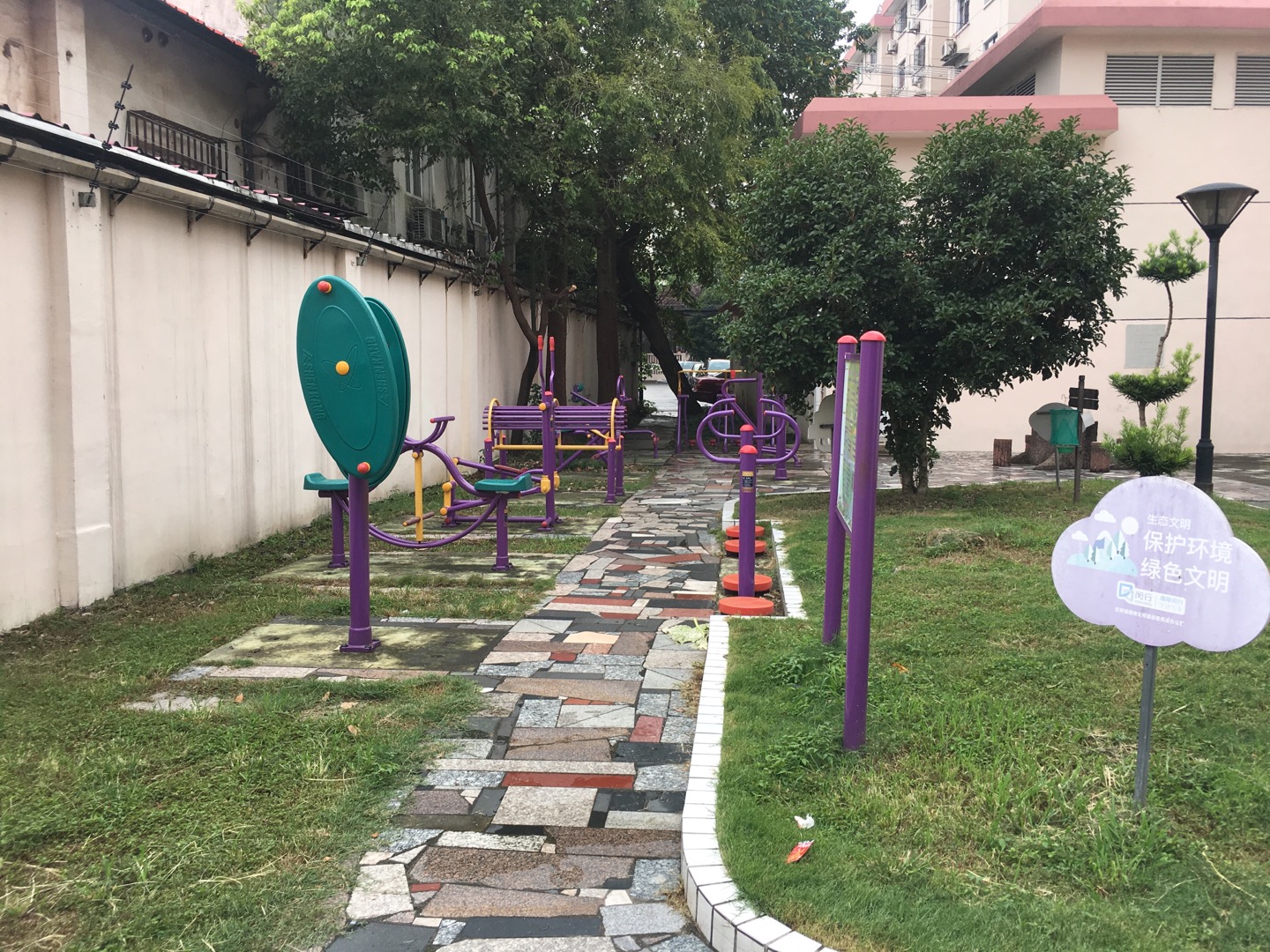 龍柏五村居委健身苑點