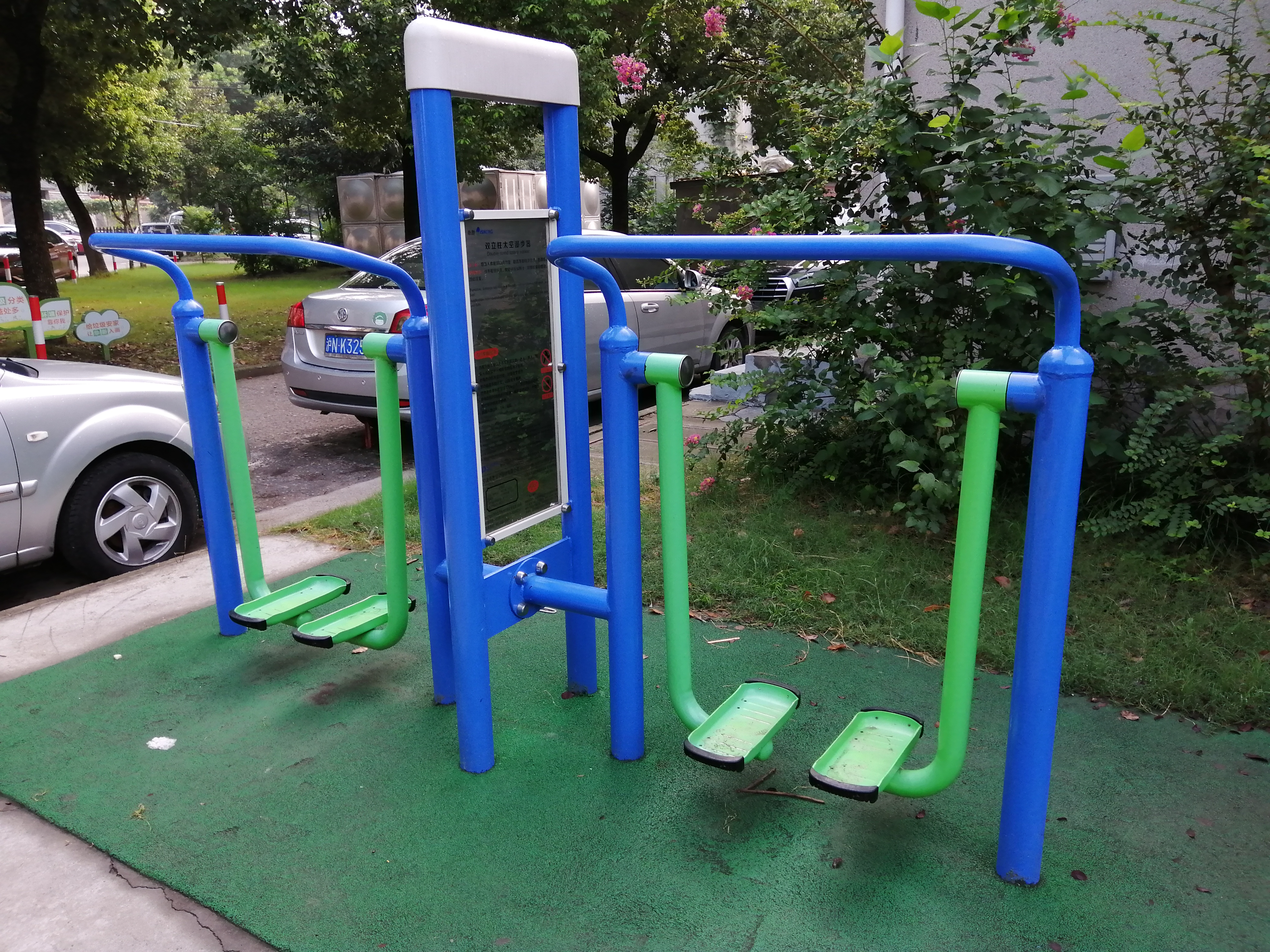 雙立柱太空漫步器 雙立柱太空漫步器