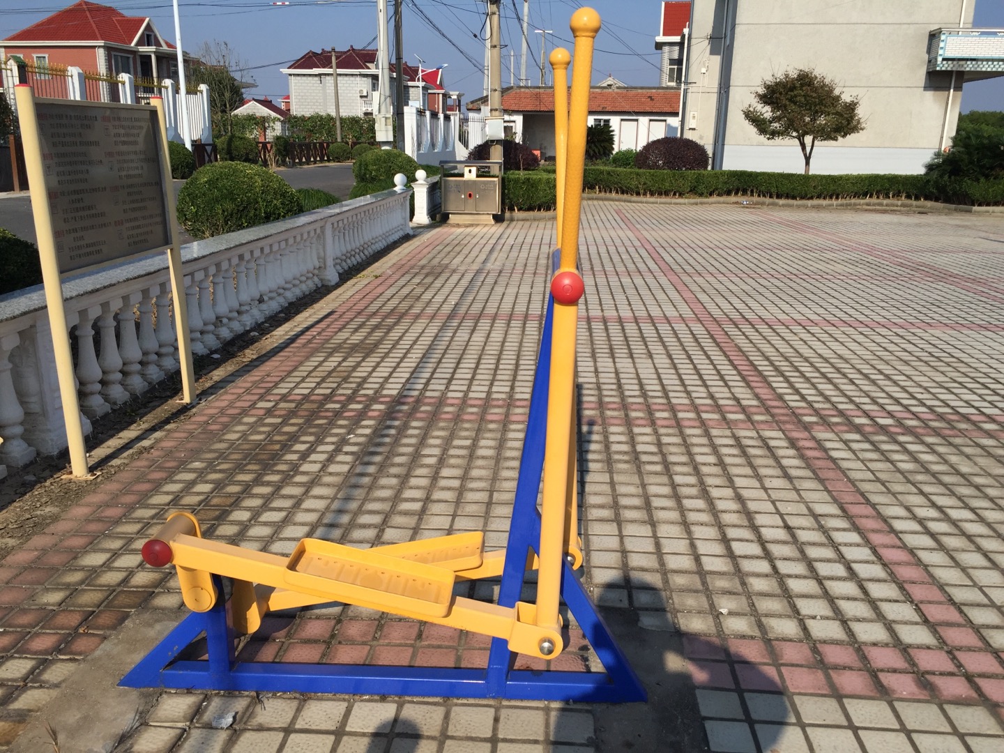 室外橢圓機(jī) 室外橢圓機(jī)