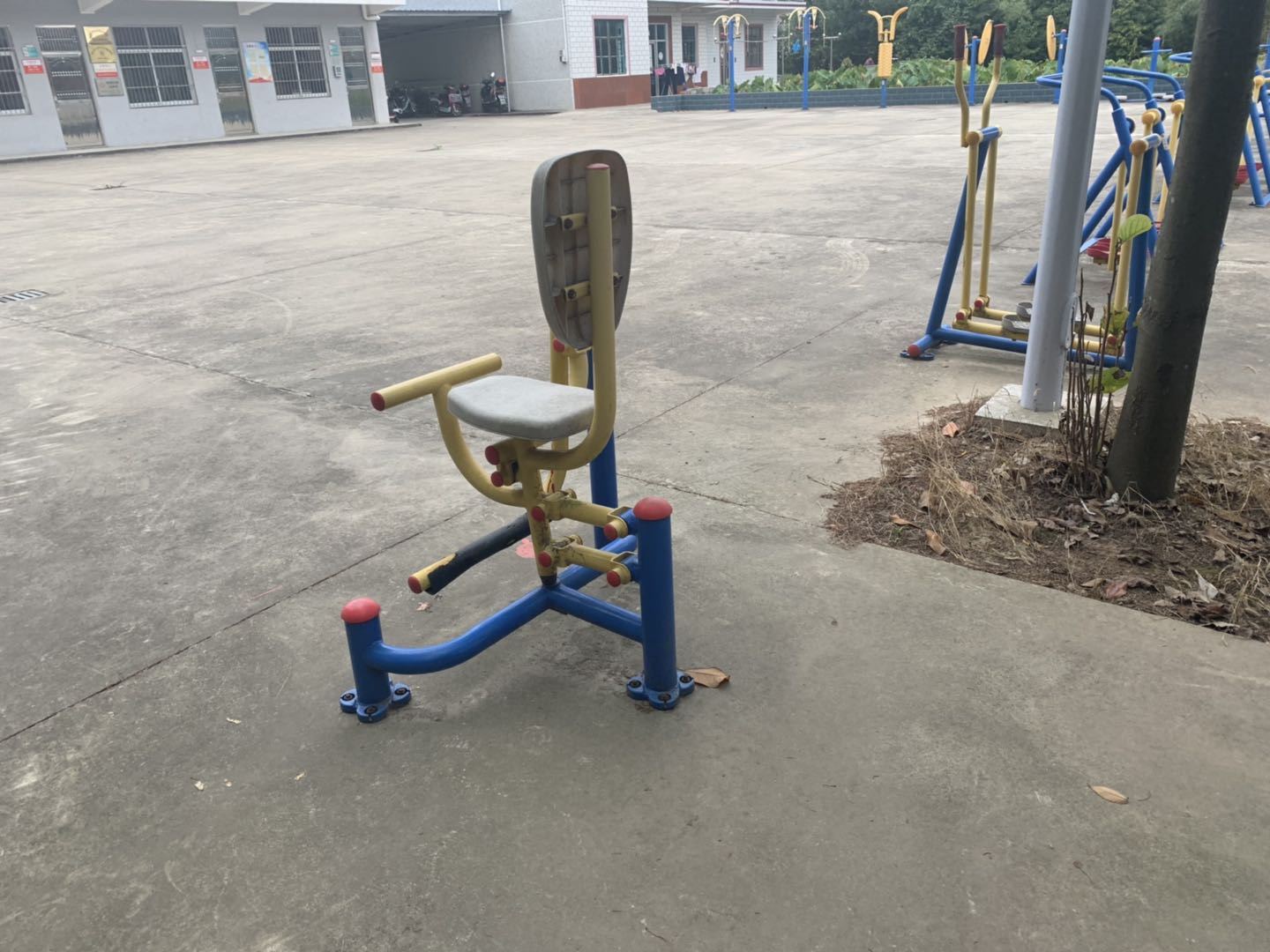 自重腿部鍛煉器