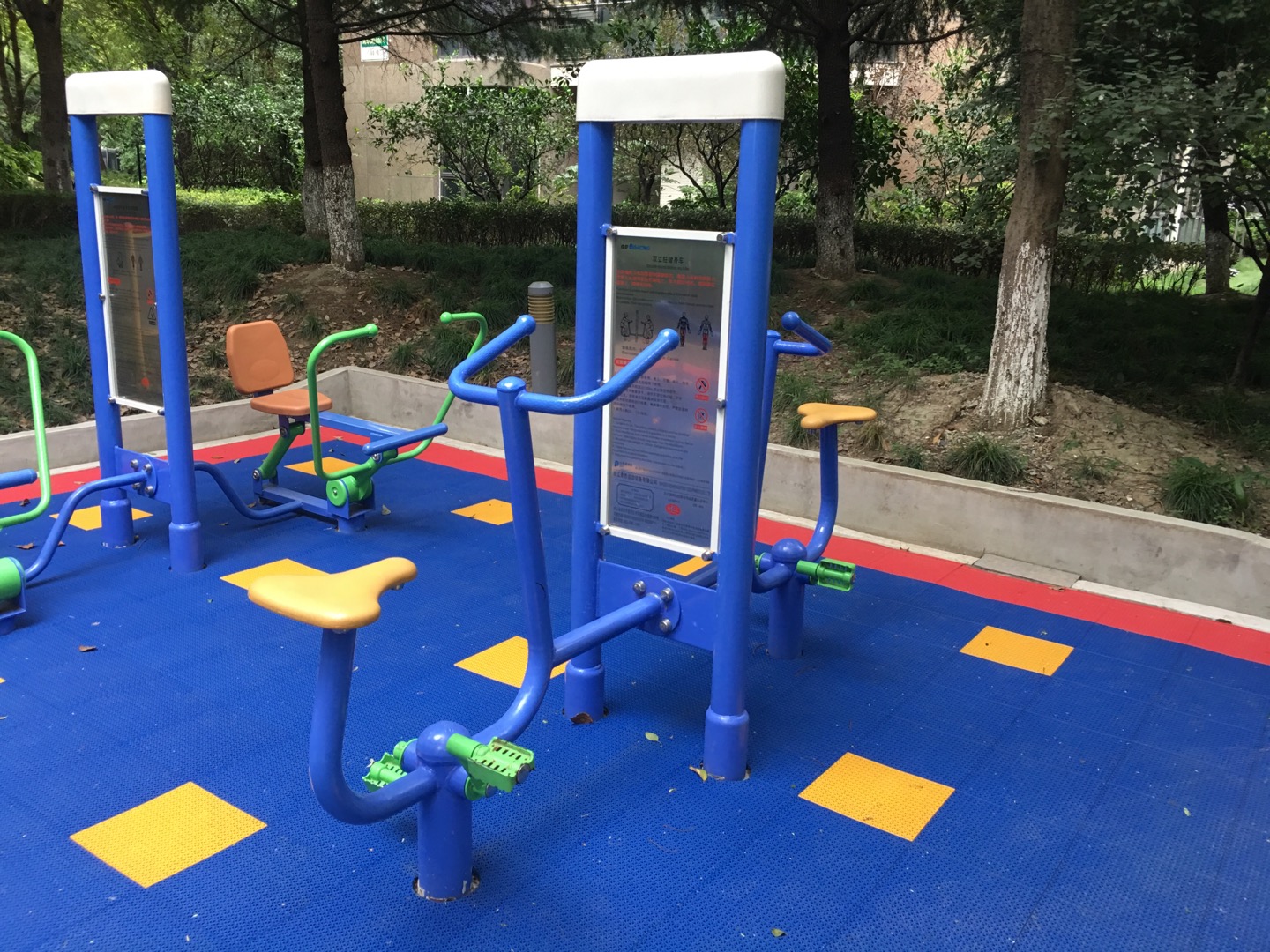 雙立柱健身車 雙立柱健身車