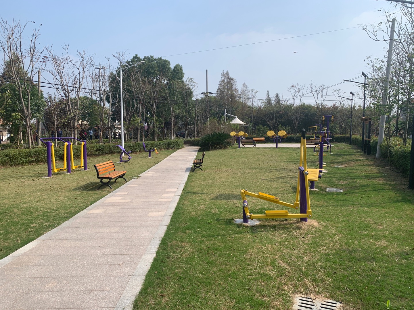 新國村益智類健身點(diǎn)