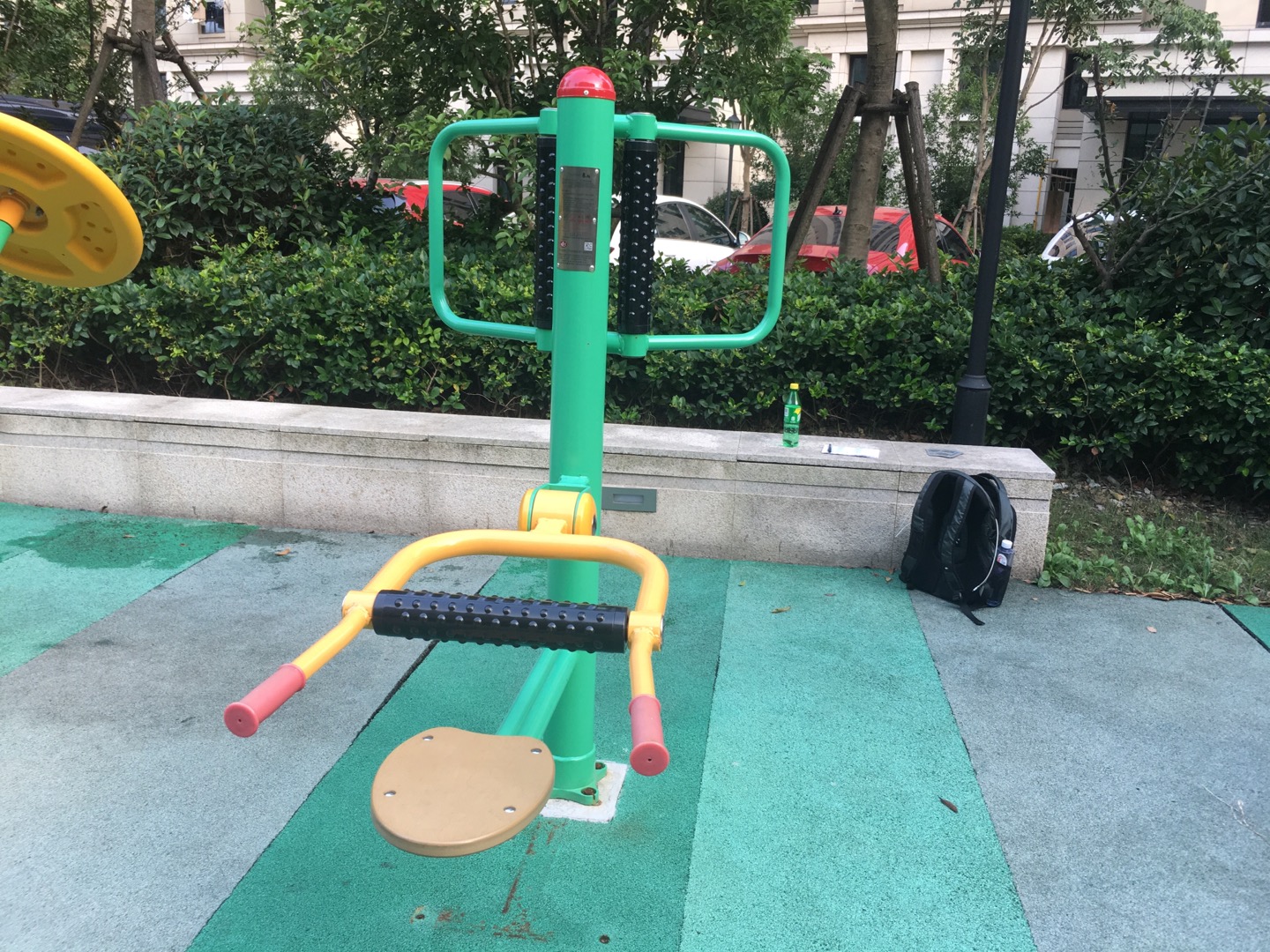 坐式腰背按摩器 坐式腰背按摩器