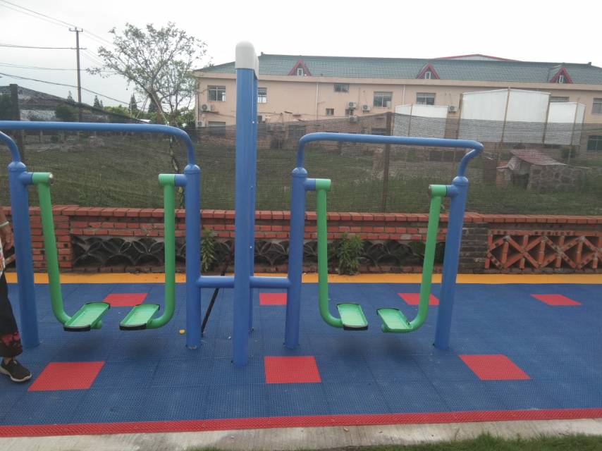 雙立柱太空漫步器 雙立柱太空漫步器