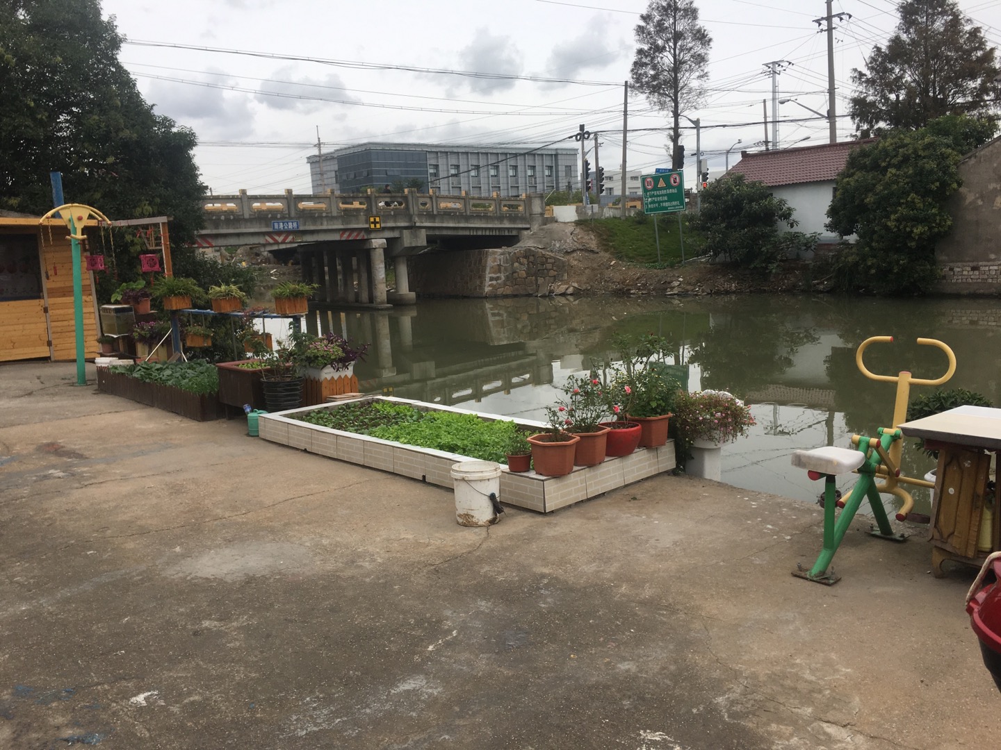 老港鎮(zhèn)中港村民委員會(huì)11組健身苑點(diǎn)(北）/n