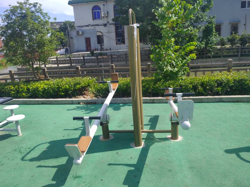 蹺蹺板(四站位) 蹺蹺板(四站位)