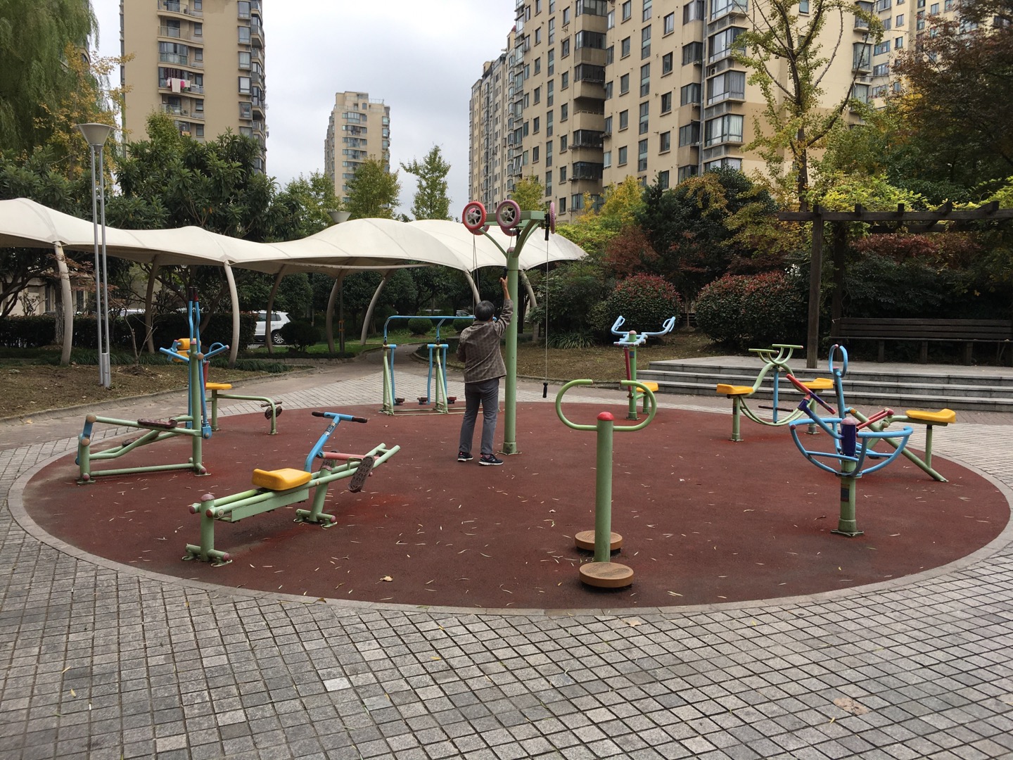 金誼河畔居委健身點(diǎn)2