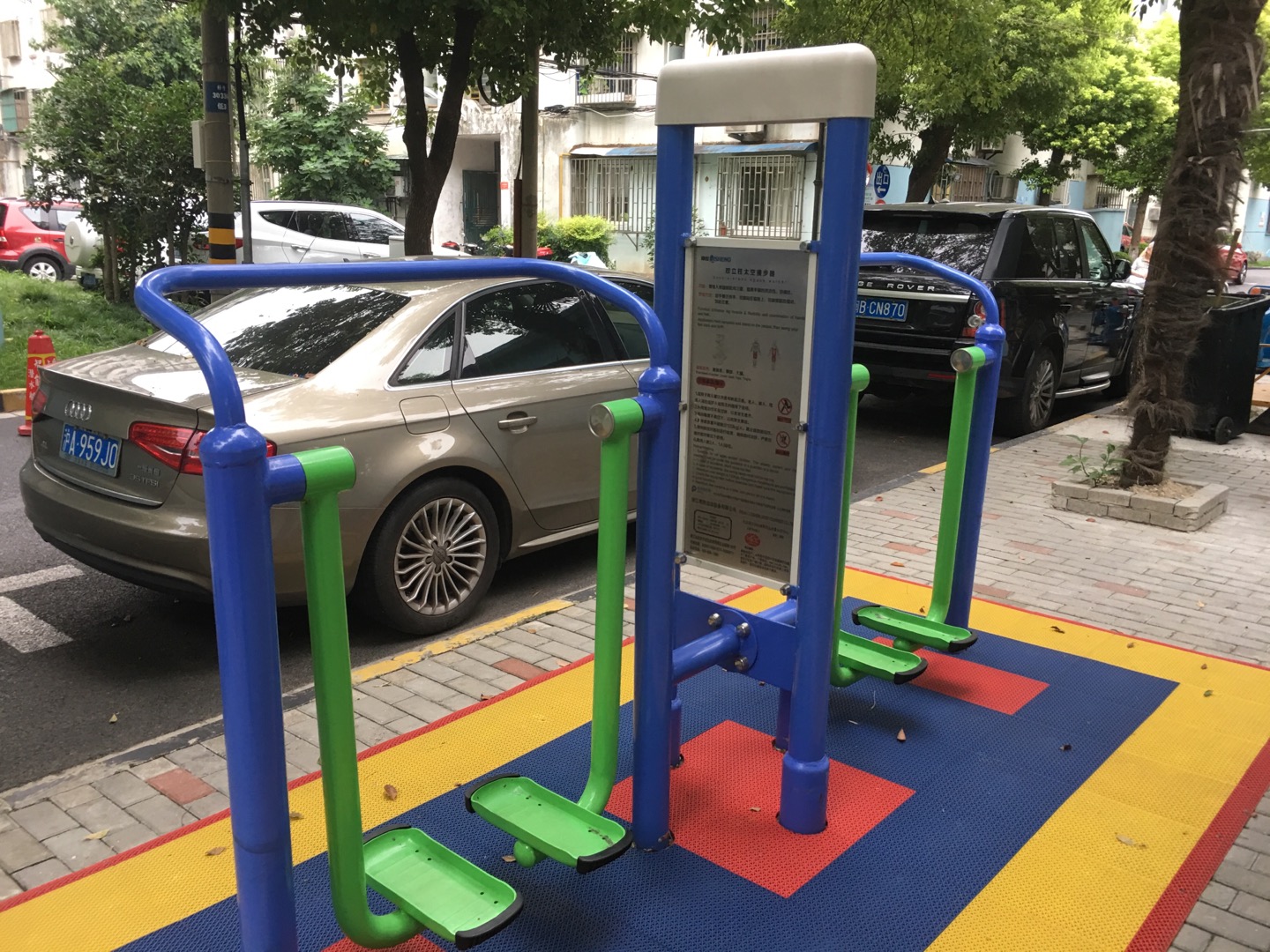 雙立柱太空漫步器 雙立柱太空漫步器