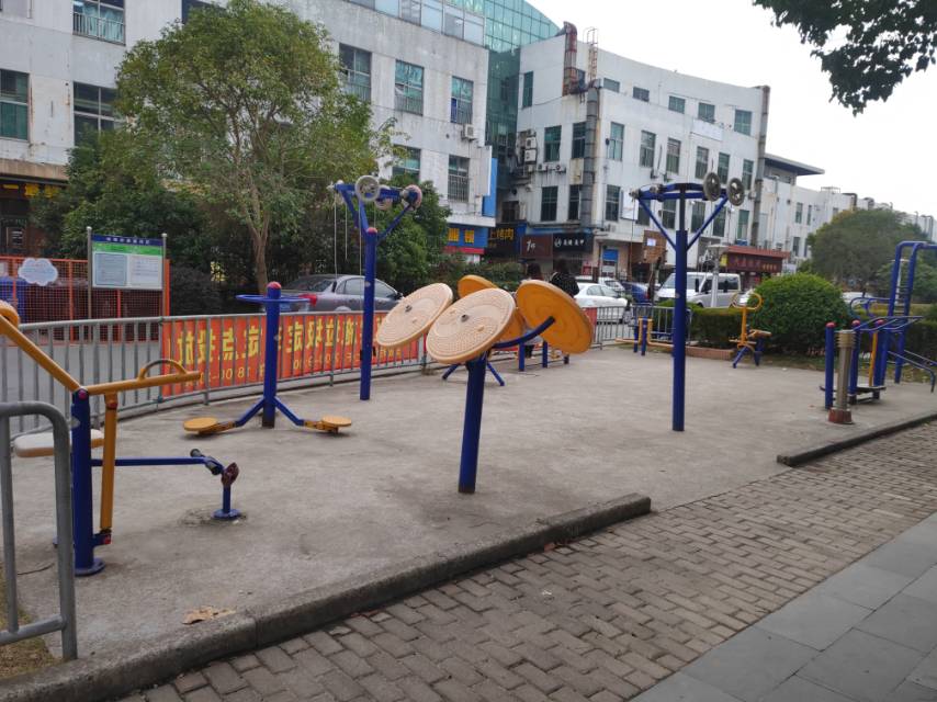 龍?jiān)葱浅墙∩睃c(diǎn)