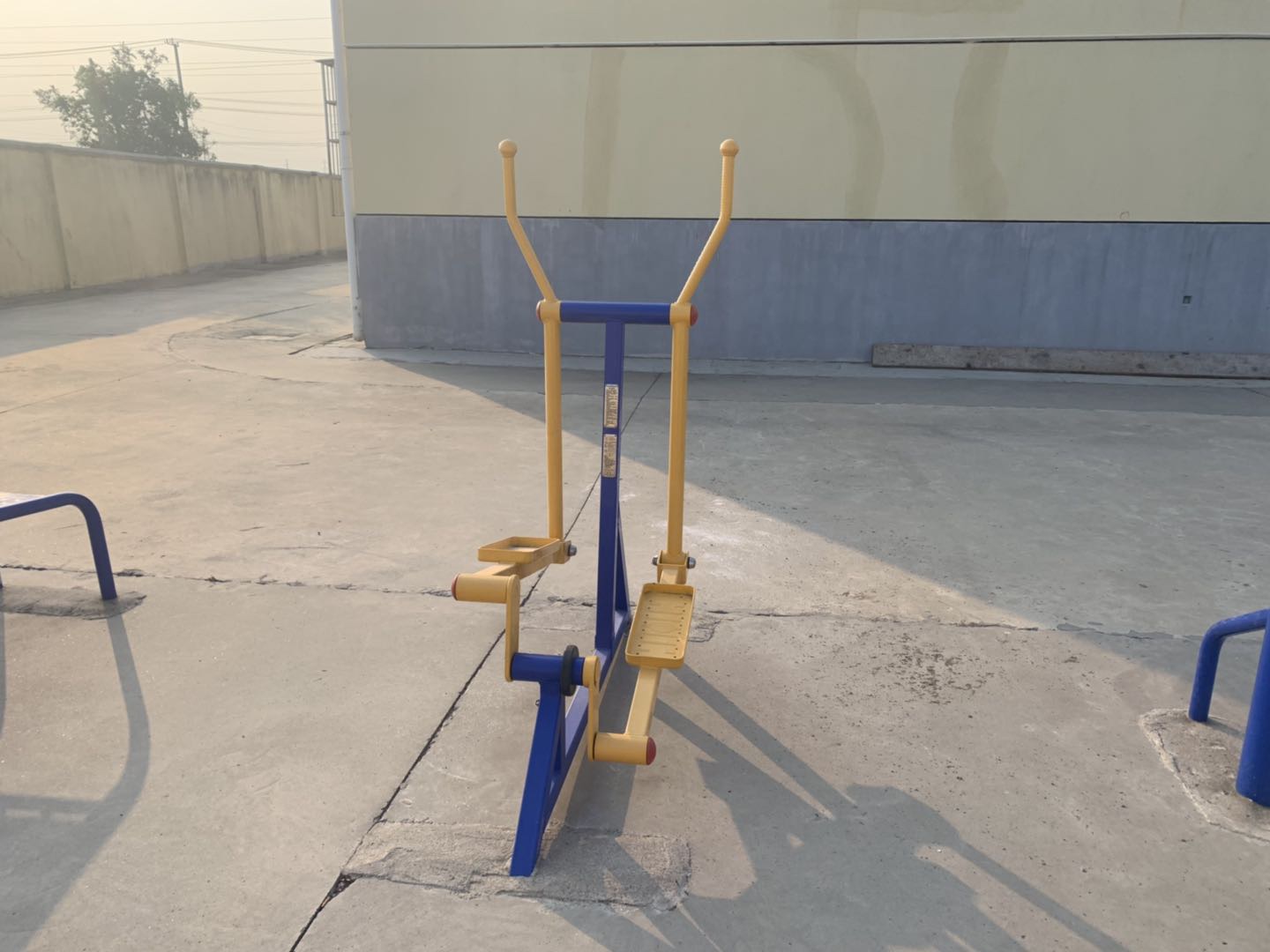 室外橢圓機(jī) 室外橢圓機(jī)