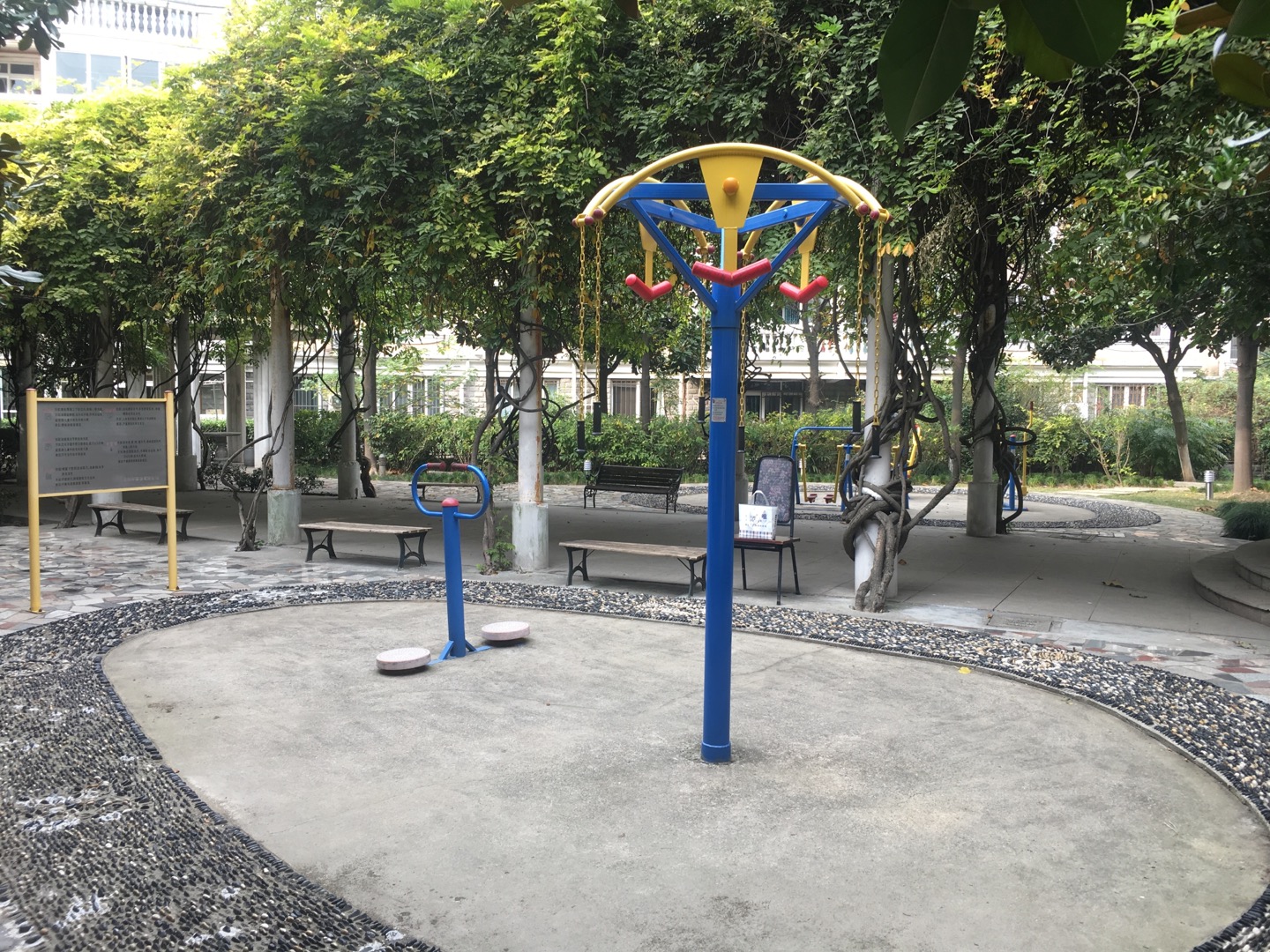 蝶戀園小區(qū)健身點(diǎn)