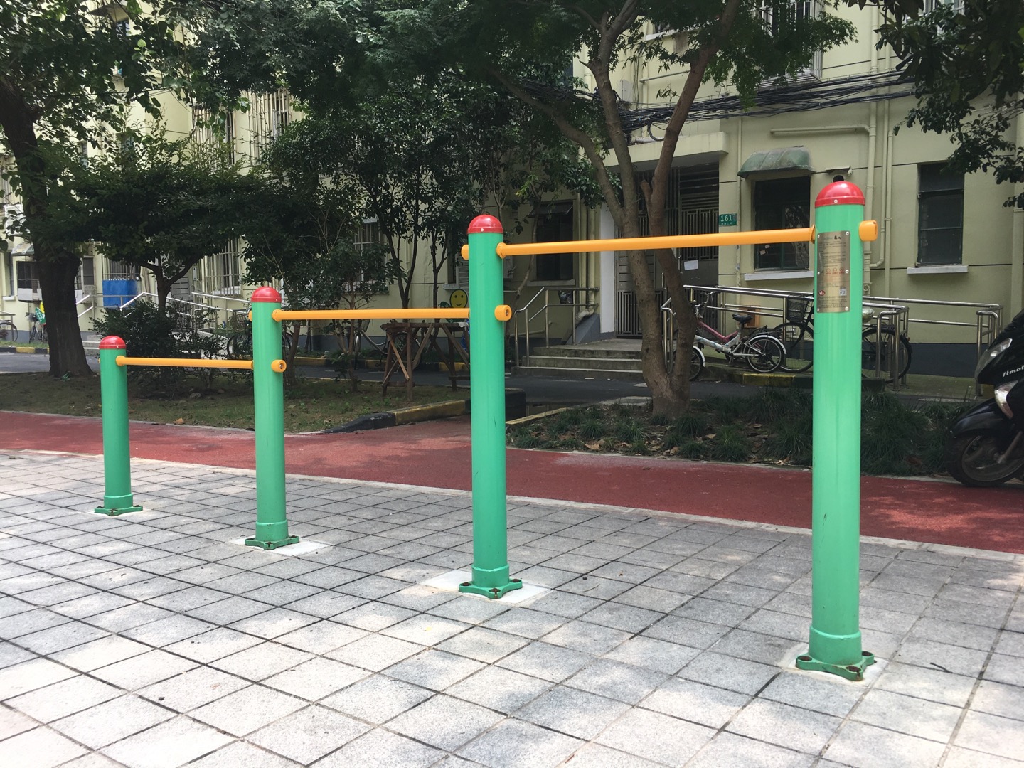 多聯(lián)壓腿架 多聯(lián)壓腿架