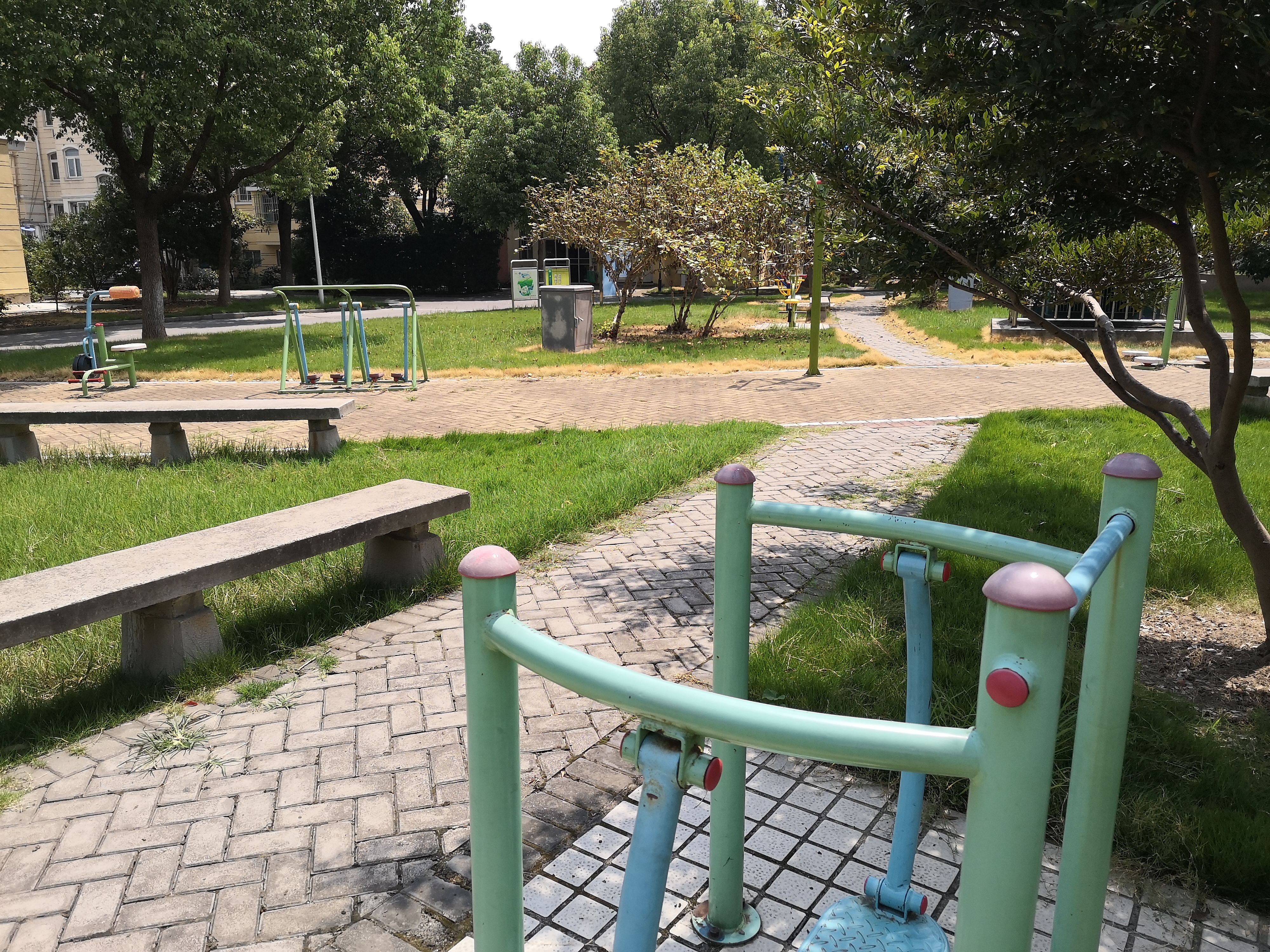 新寶路225弄健身點