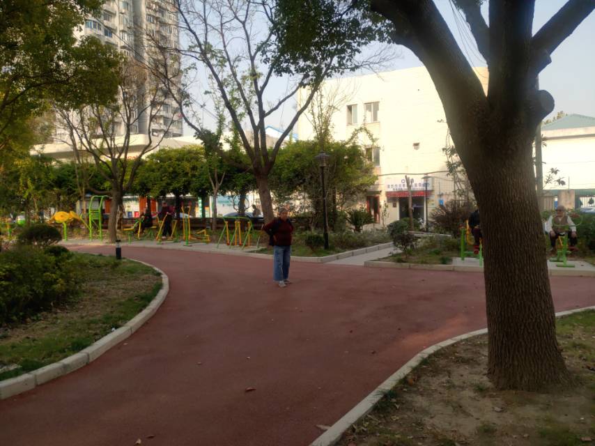 云臺(tái)二居委601弄健身點(diǎn)