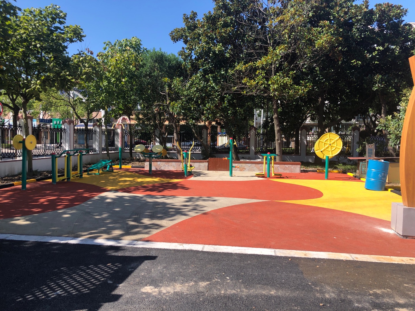 山龍居委新山龍市民益智健身點