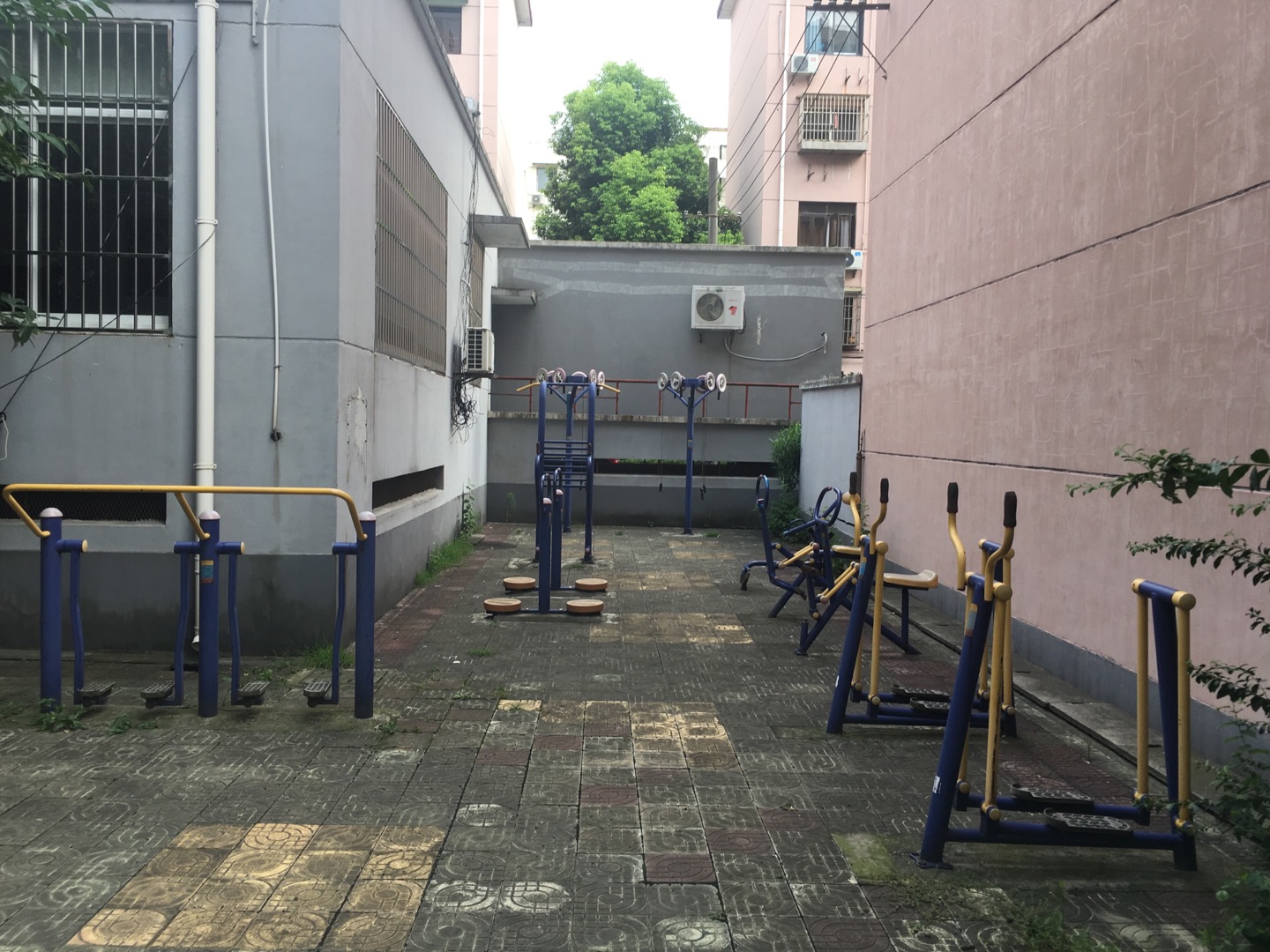 虹鹿二公寓健身點