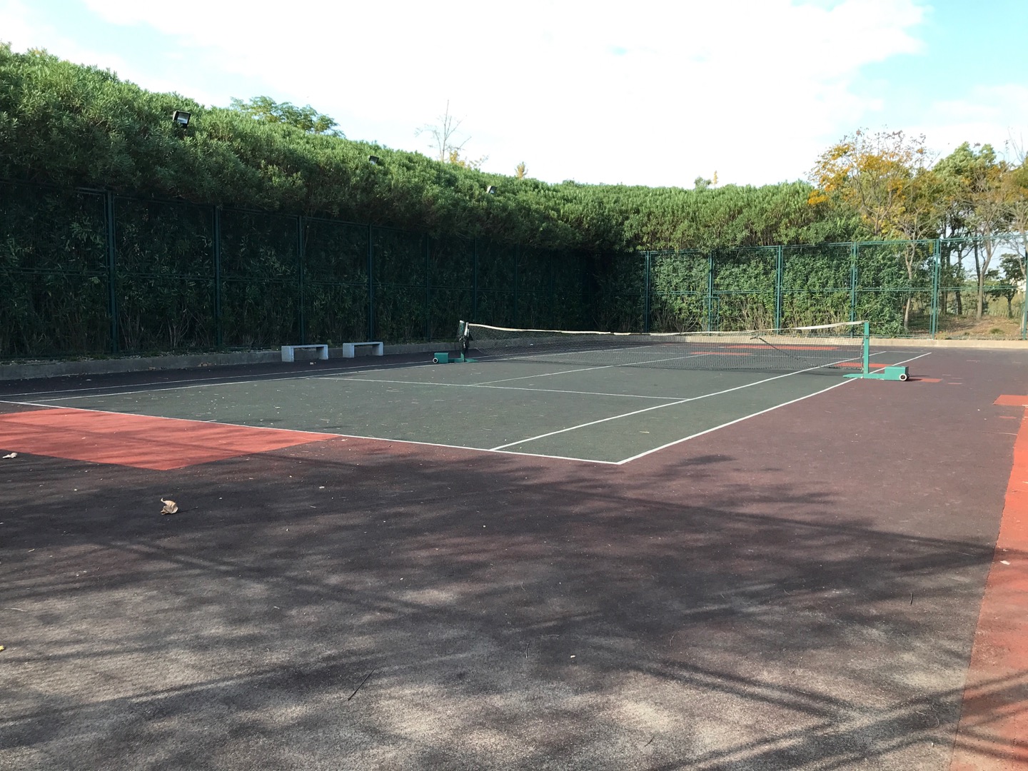 竹柏路100弄網(wǎng)球場(chǎng)