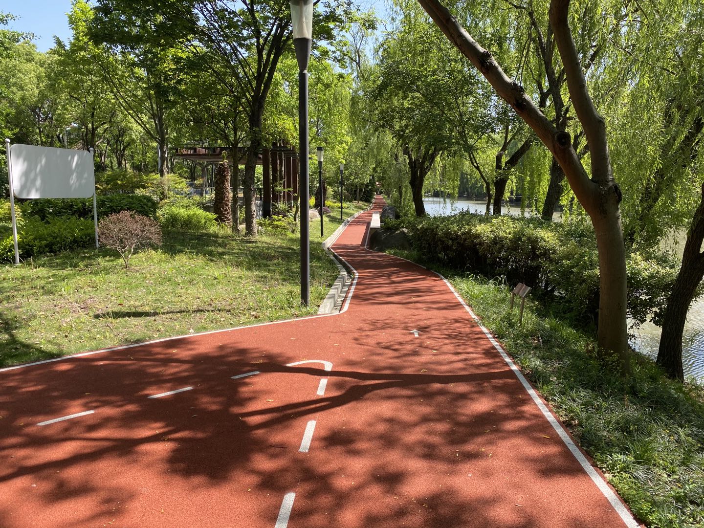 沿河路市民健身步道