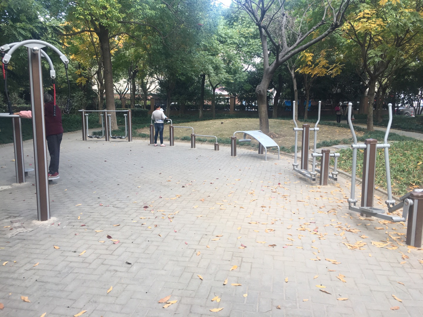 凌四居委健身點2