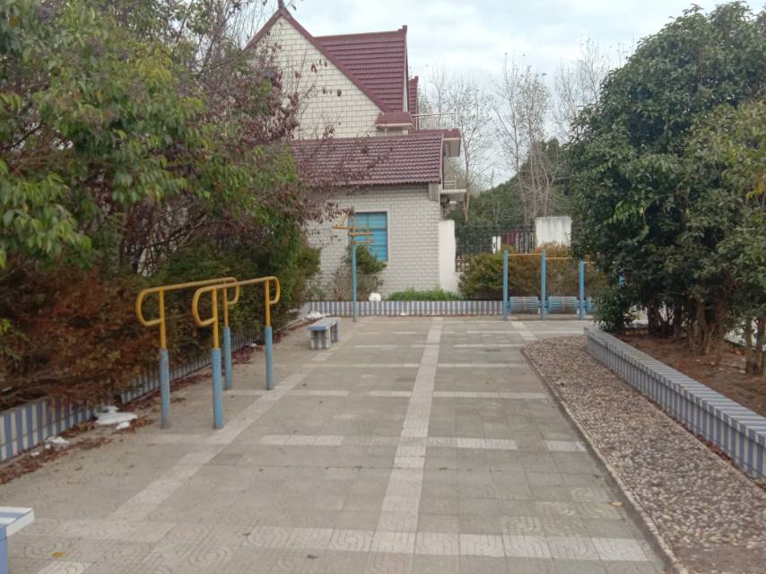 民利村4組健身點