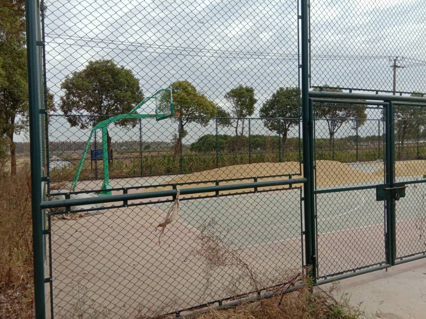 義泓村4組252號(hào)東南籃球場(chǎng)