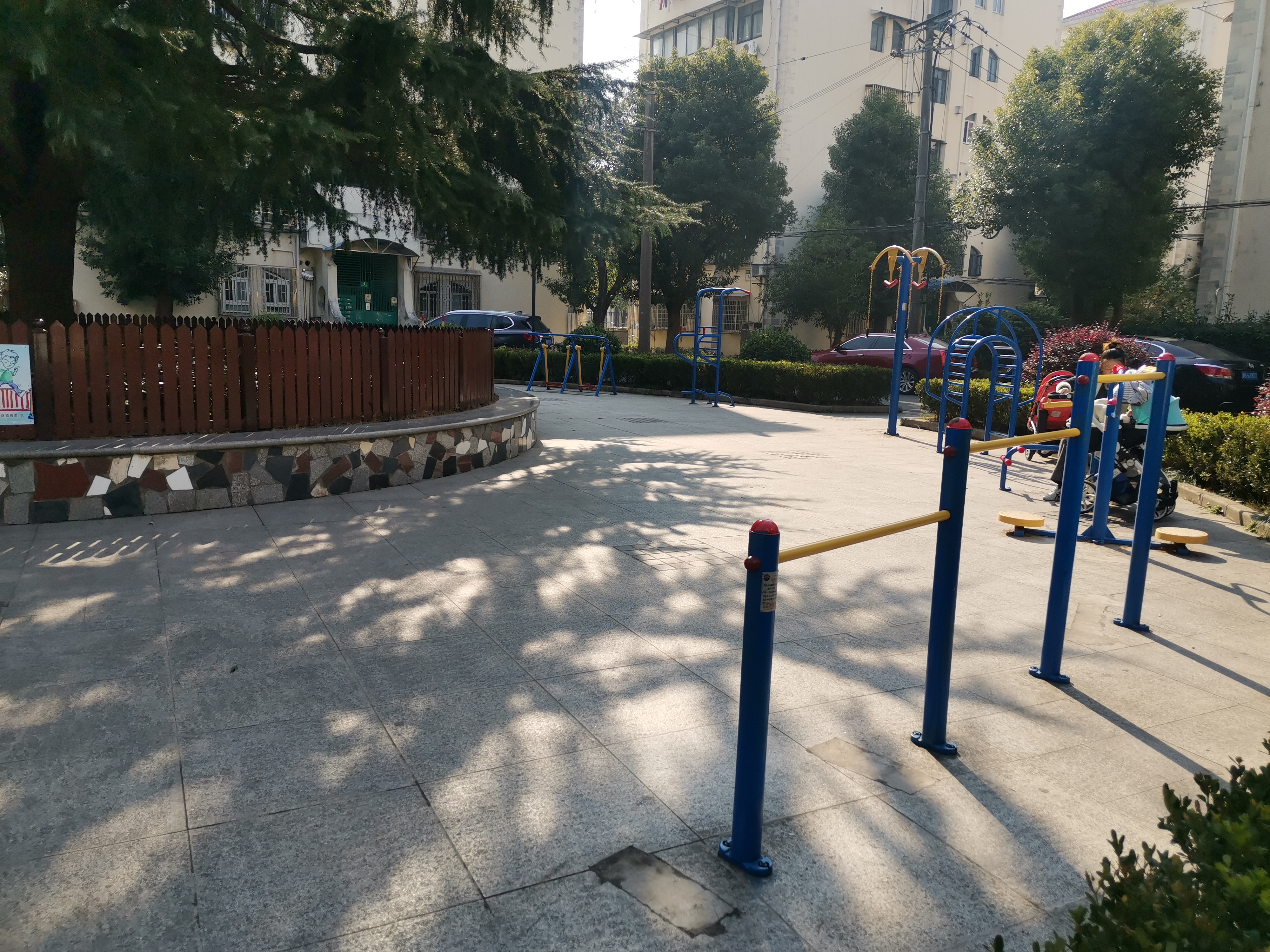 孫建路居委健身苑點(diǎn)