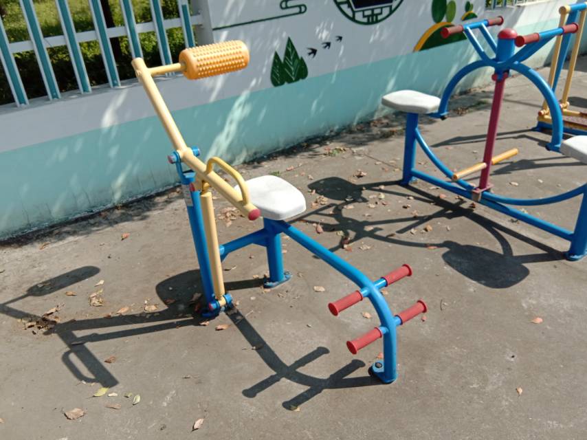 腹背鍛煉器 腹背鍛煉器