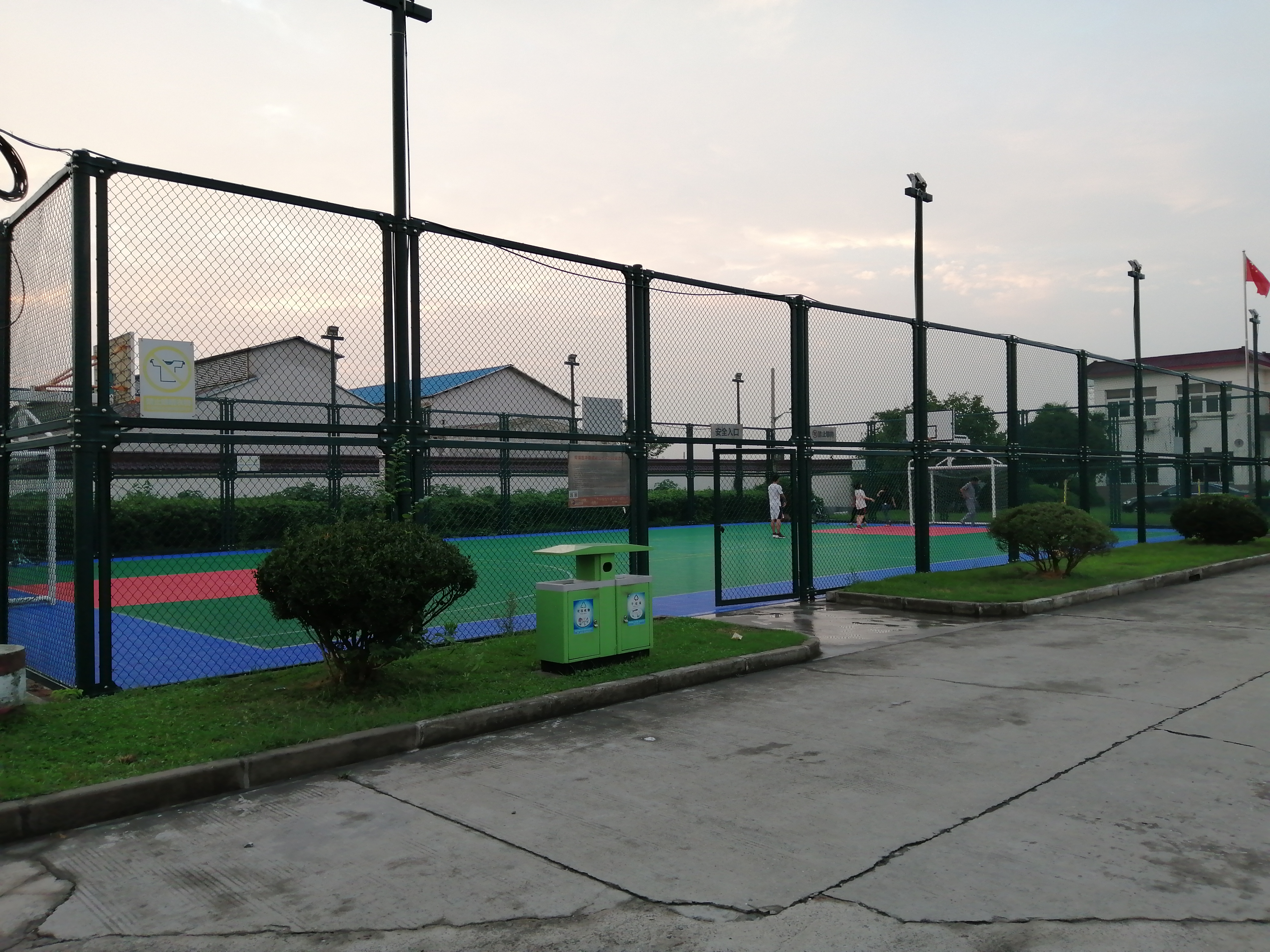 嵩山村籃球場