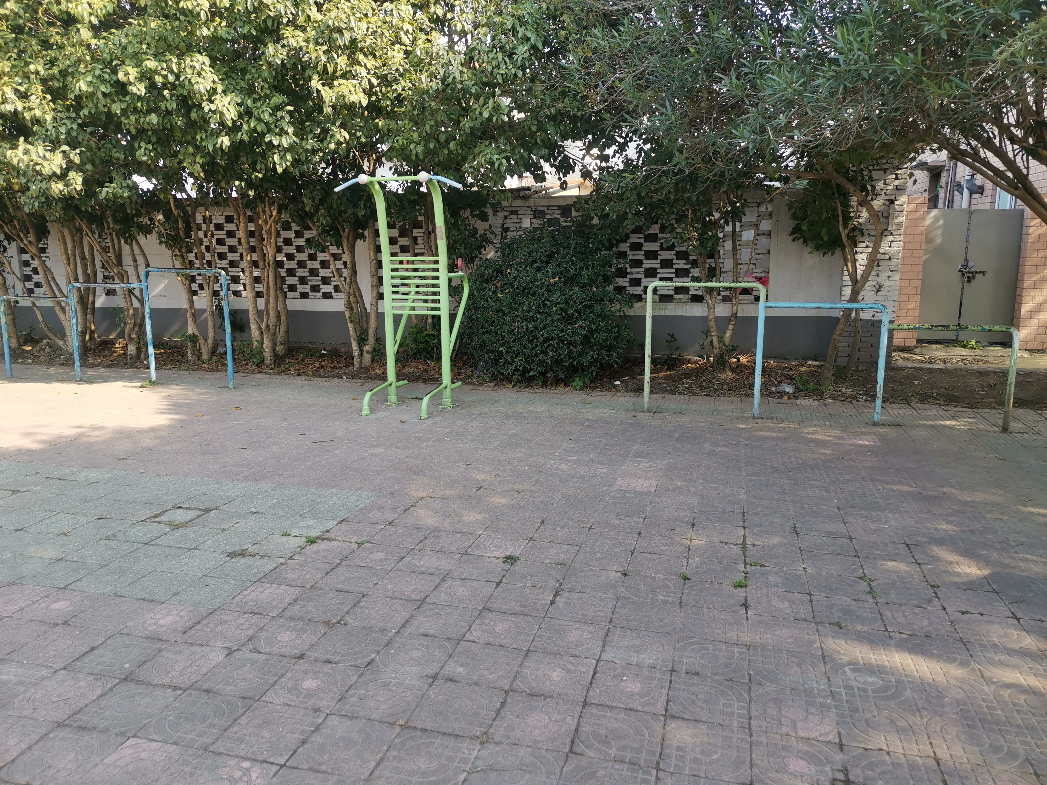 勞動(dòng)居委健身苑點(diǎn)