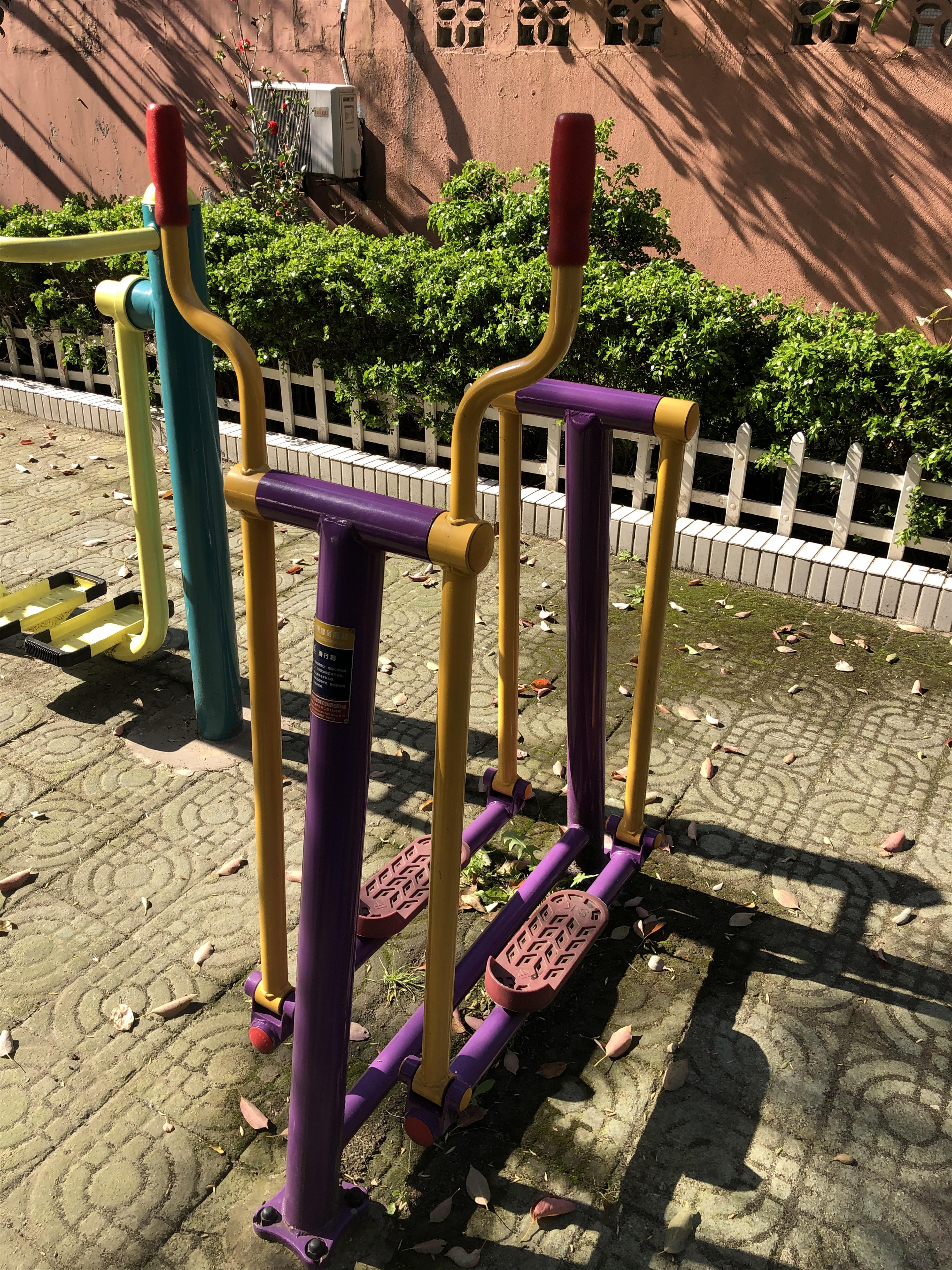 芳華路136弄健身點