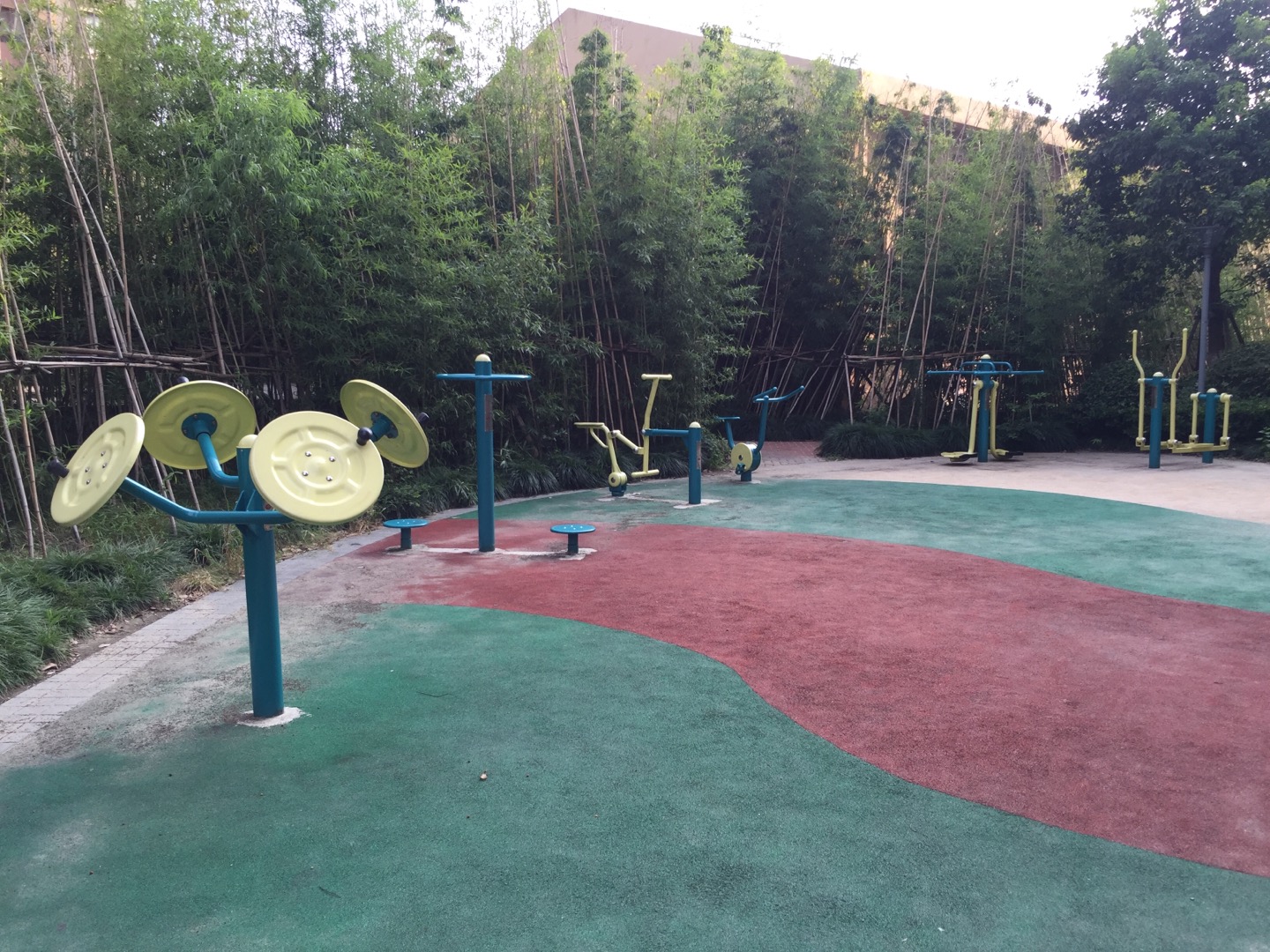 勞動街社區(qū)健身點（1）