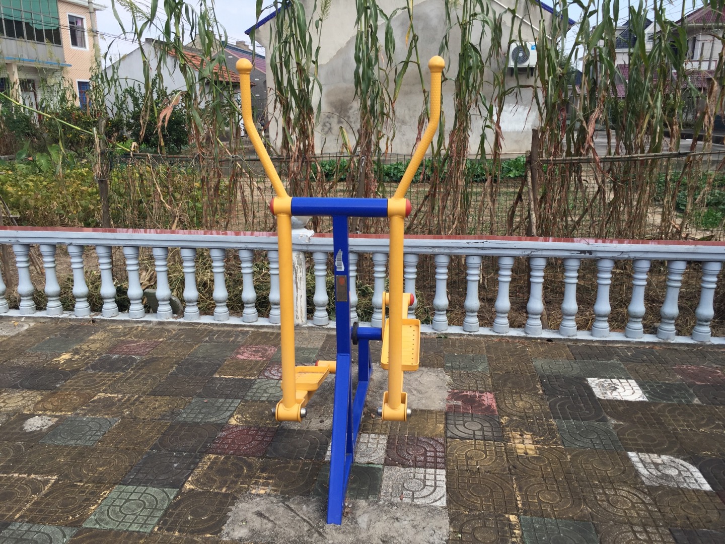 室外橢圓機(jī) 室外橢圓機(jī)