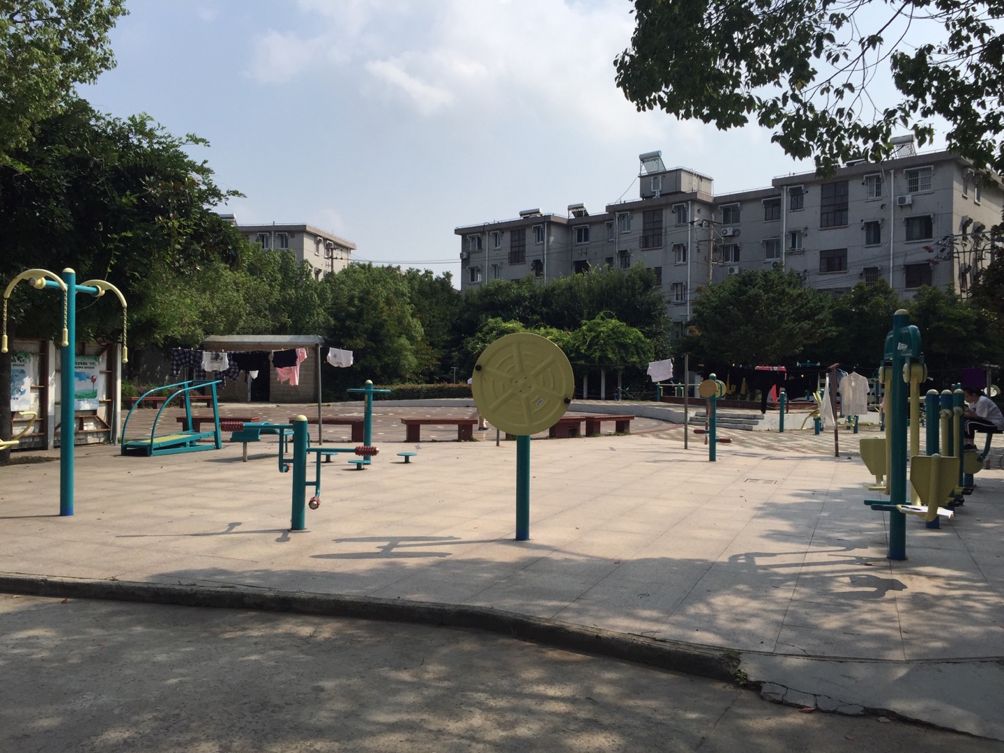 東門(mén)新村健身點(diǎn)