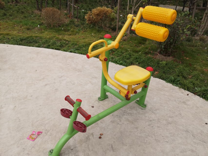 自重腹背鍛煉器