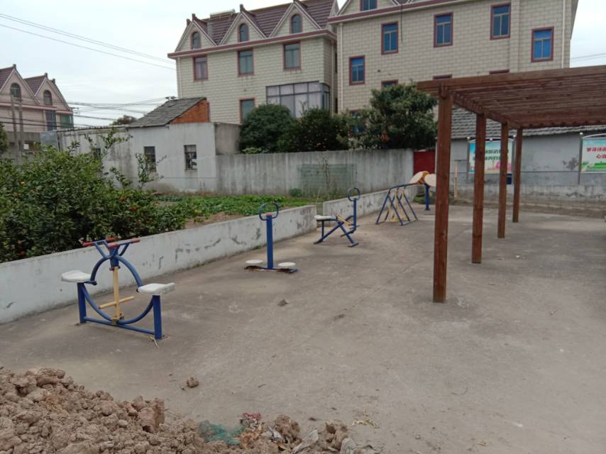 新東村1組東海115號宅前健身路徑